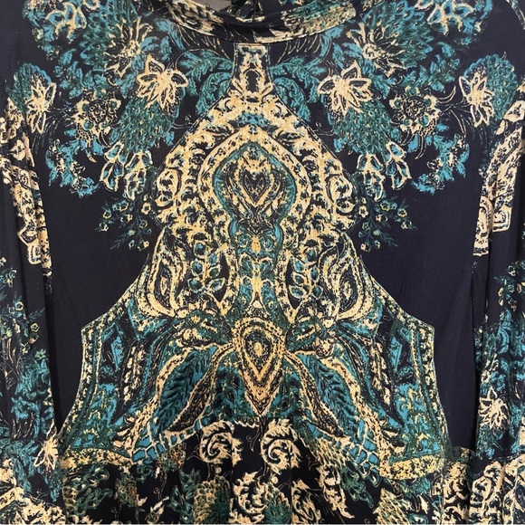 Free People Lady Luck Printed Tunic Blouse Size Medium Open Back Buttons Flare - Picture 7 of 13